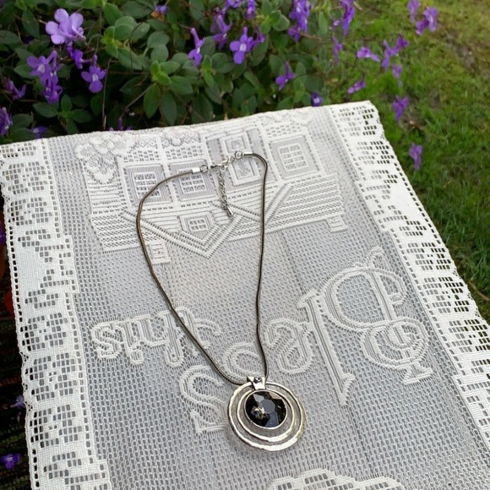 Silver toned necklace shows some tarnish Pre owned